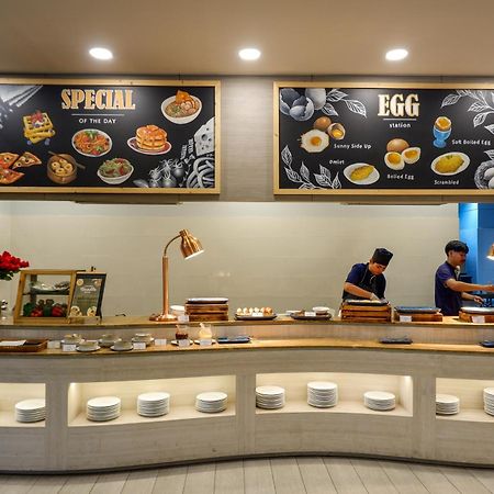 Seabed Grand Hotel Phuket - Sha Extra Plus Zewnętrze zdjęcie A live kitchen at a hotel