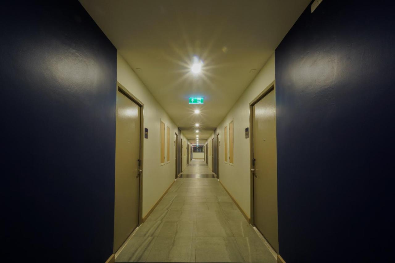 Seabed Grand Hotel Phuket - Sha Extra Plus Zewnętrze zdjęcie A corridor in a hotel
