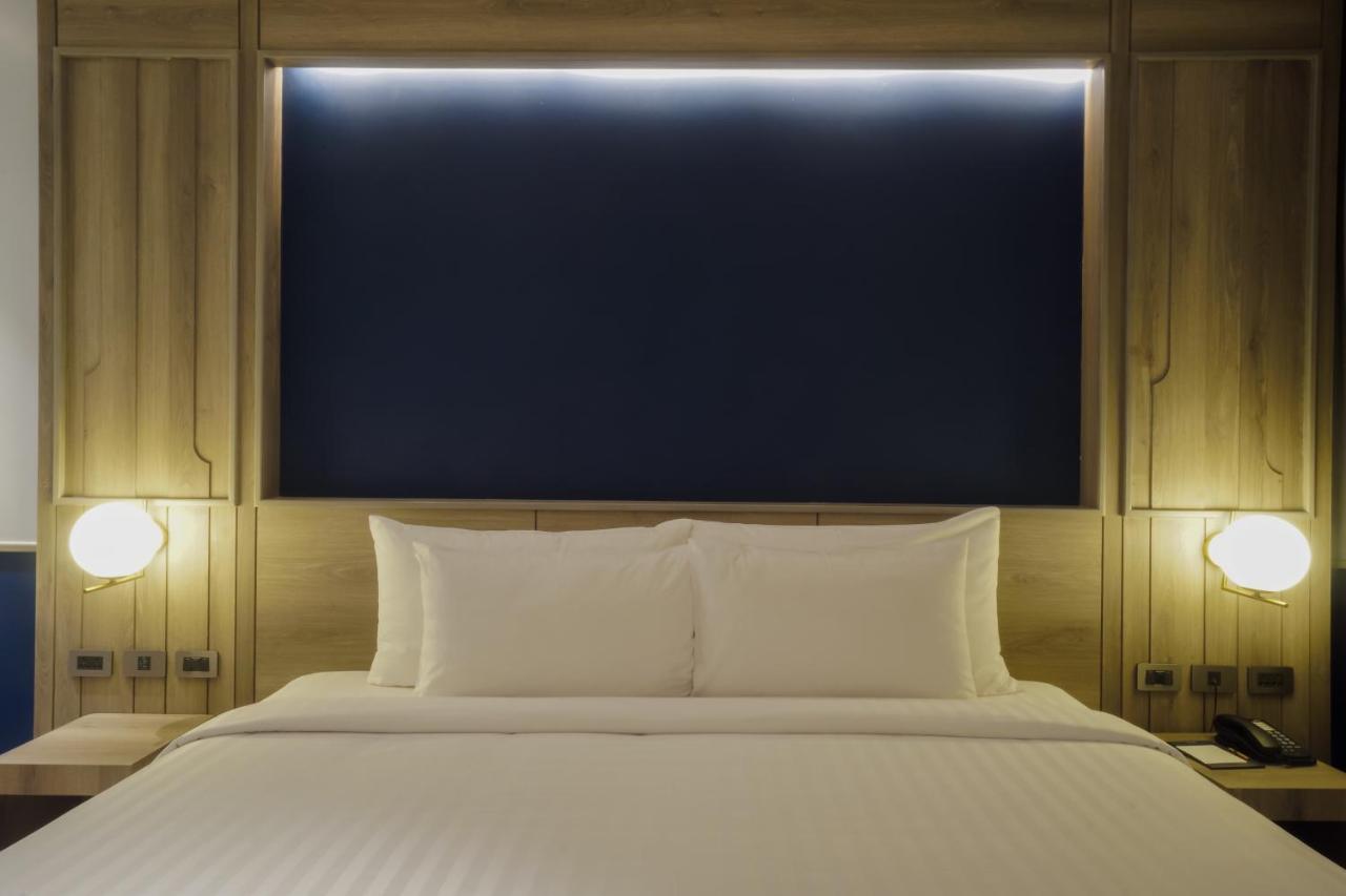 Seabed Grand Hotel Phuket - Sha Extra Plus Zewnętrze zdjęcie A bedroom at the hotel