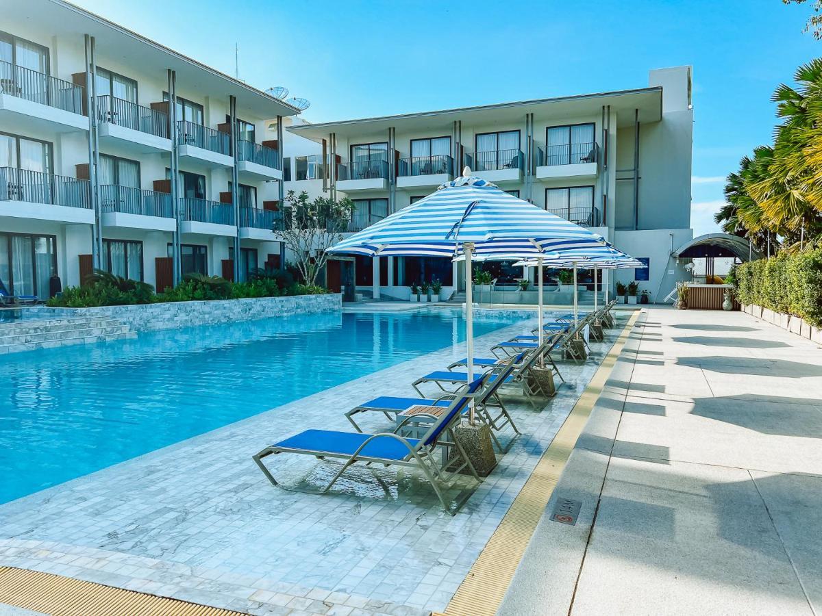 Seabed Grand Hotel Phuket - Sha Extra Plus Zewnętrze zdjęcie The swimming pool at the hotel