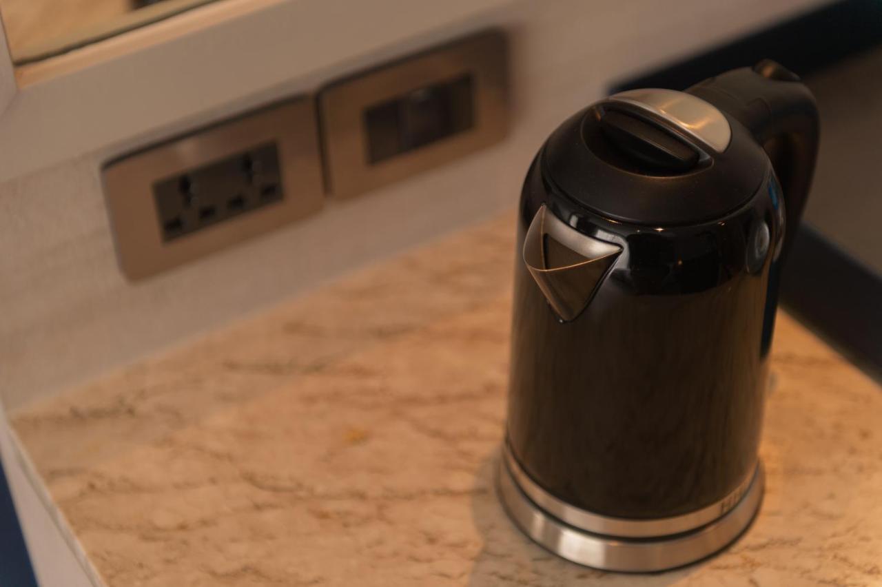 Seabed Grand Hotel Phuket - Sha Extra Plus Zewnętrze zdjęcie A kettle